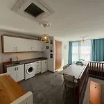 Arslan Homes 4 아파트
